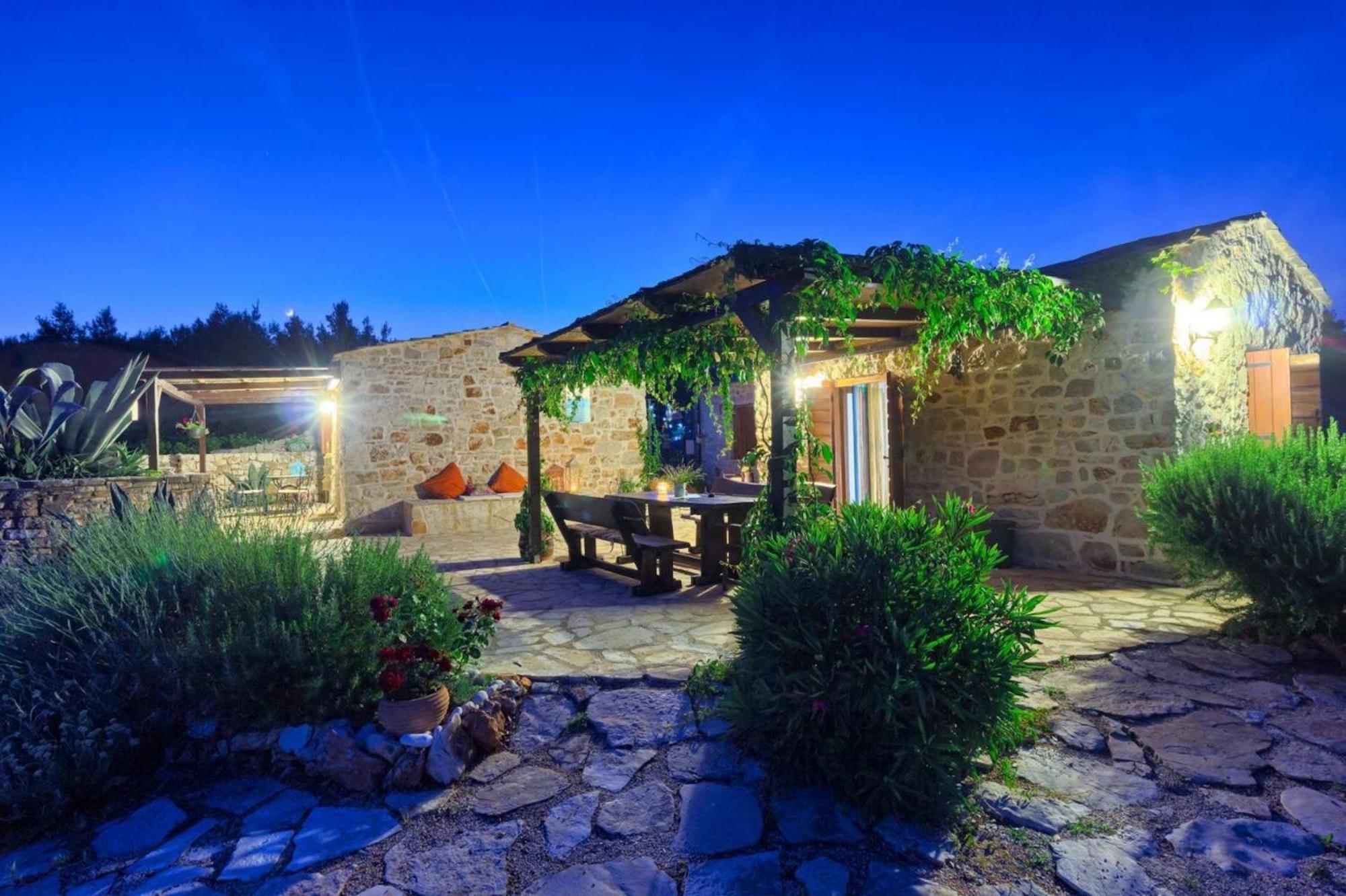 Spacious House With Private Pool In Ferienhaus Stari Grad (Hvar)