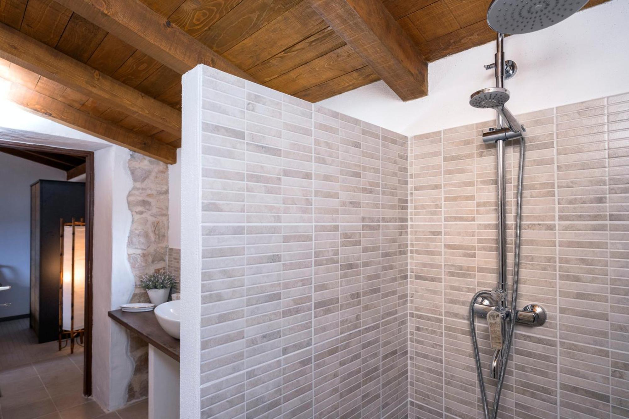 Spacious House With Private Pool In Ferienhaus *