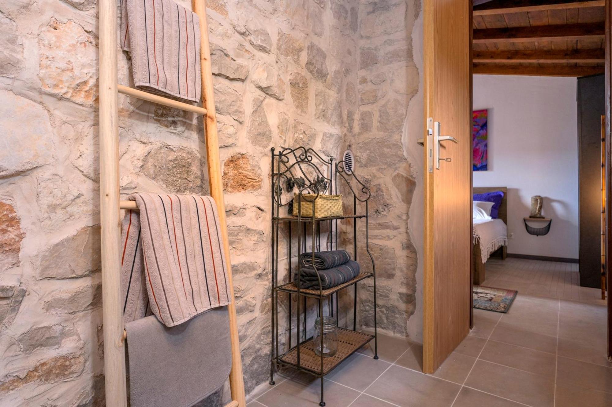 Spacious House With Private Pool In