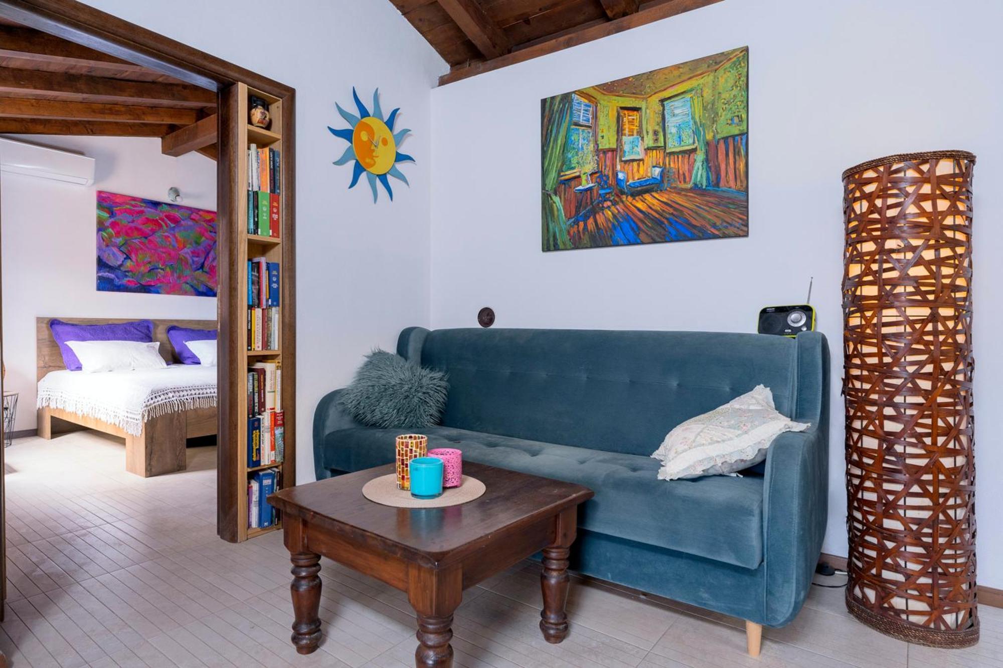 Spacious House With Private Pool In *